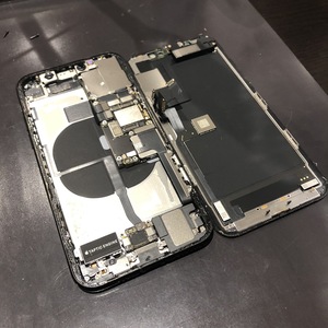 iPhone11pro分解画像