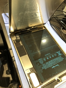 iPadフロントパネル開閉