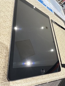 iPad8 画面交換修理完了