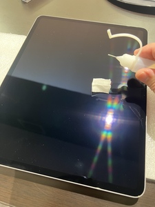 ガラス溶剤を塗り込んでいきます!
