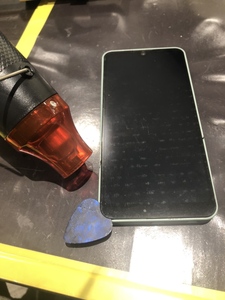 ヒートガンで加熱中