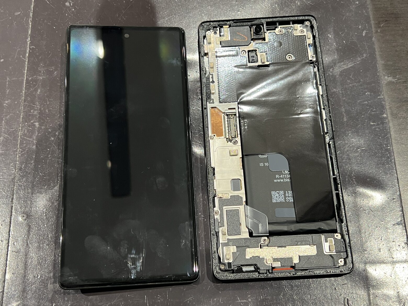 📱Google Pixel 6aの発熱改善！バッテリー交換で快適復活🌈【湯沢市からのご来店】