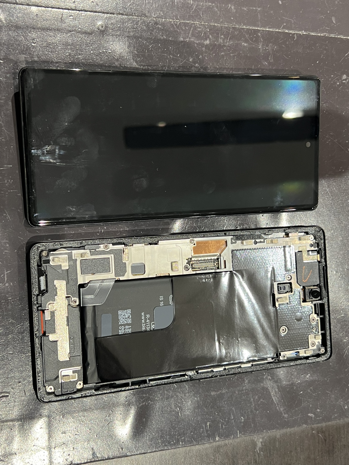 📱Google Pixel 6aの発熱改善！バッテリー交換で快適復活🌈【湯沢市からのご来店】