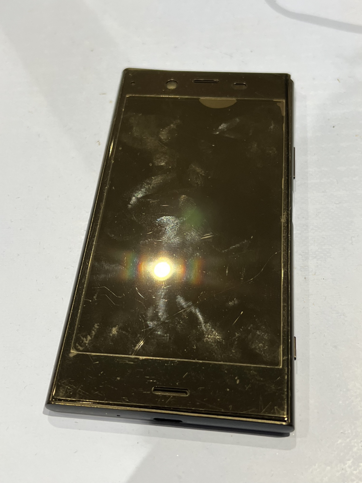 危険💥Xperia XZ1📱画面浮きの原因はバッテリー膨張⁉交換でスッキリ解消🔋Android修理の事なら当店にお任せ下さい【秋田県にかほ市からのご来店】