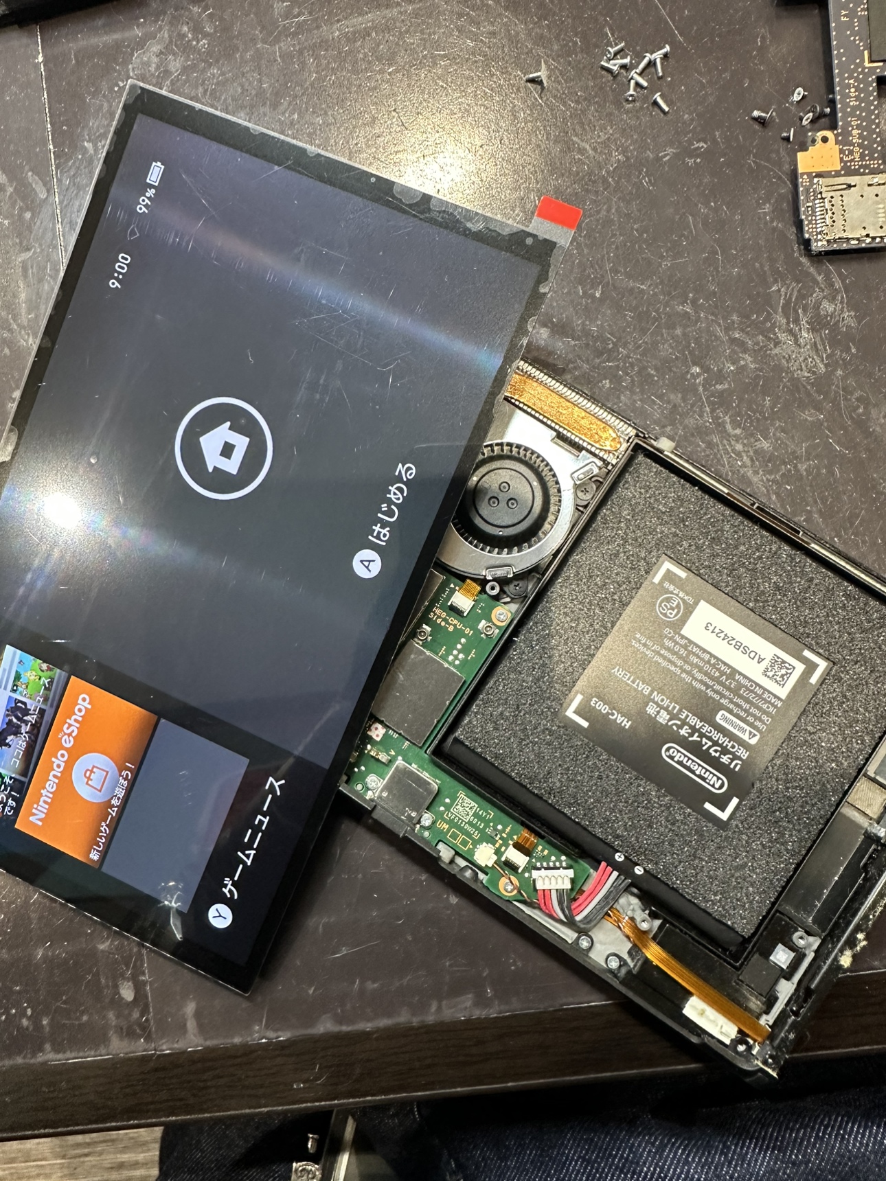 Switch有機ELの画面が真っ暗に…液晶交換でしっかり改善🎮【大仙市からのご来店】