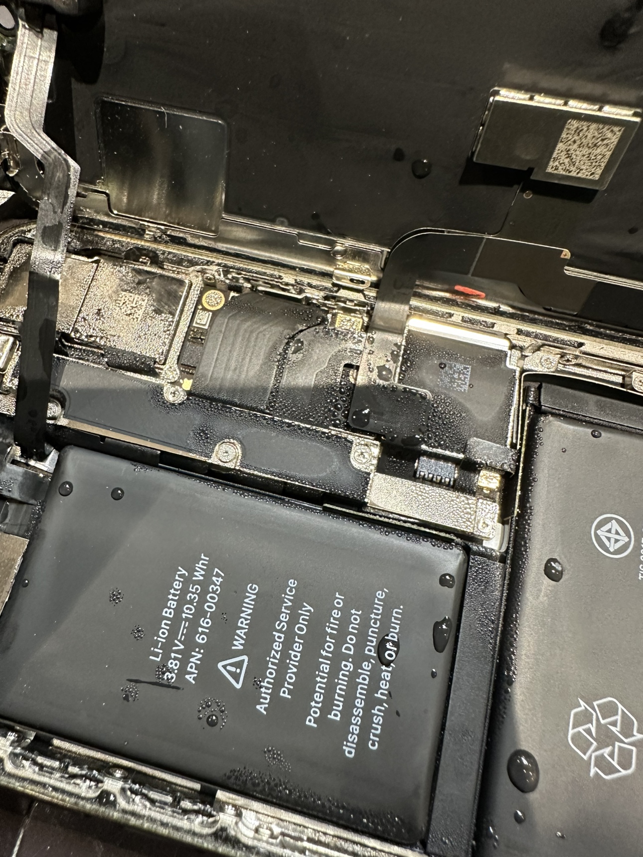 水没後“そのまま使用”は危険！即対応で救えたiPhone X📱【大仙市からのご来店】