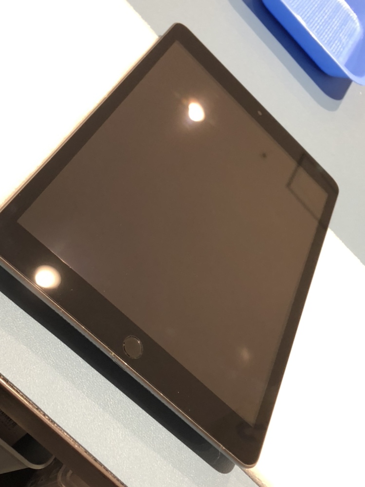 【iPad第9世代】フロントガラス割れ修理のご依頼!【秋田県横手市よりご来店】