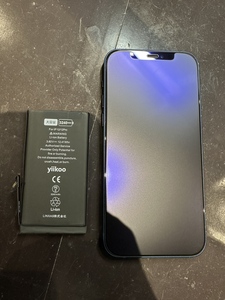 ガラスフィルムの貼り付け完了