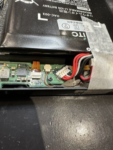 バッテリー仮付け