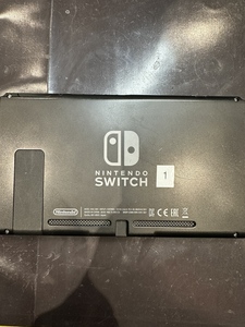 背面パネルから徐々に分解していく