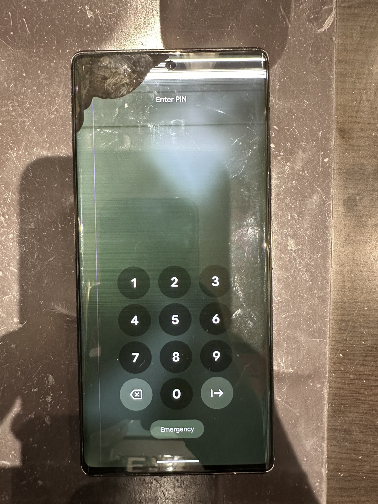 Pixel 6 Proの液晶トラブル⚡️放置すると操作不能に!? 早めの画面交換を！【男鹿市からのご来店】