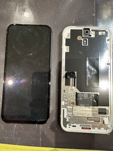 画面を分解した写真