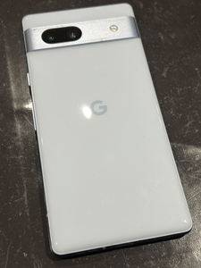 背面側を温めて粘着を弱めて分解します