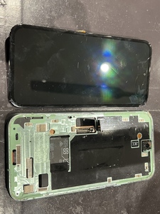 画面を分解している写真