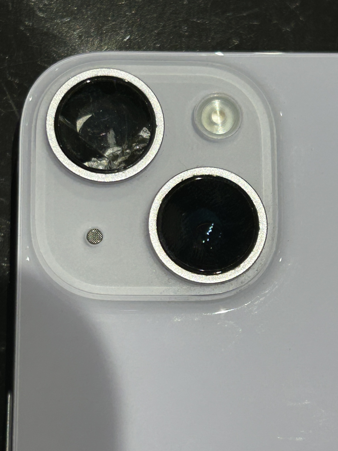 【即日対応】iPhone14のカメラレンズ割れ＆バッテリー交換を同時に修理しました！【湯沢市からのご来店】
