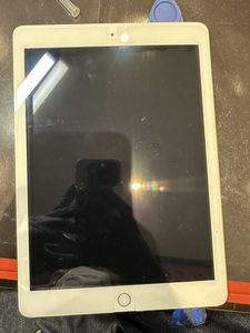 ピックで画面を開ける