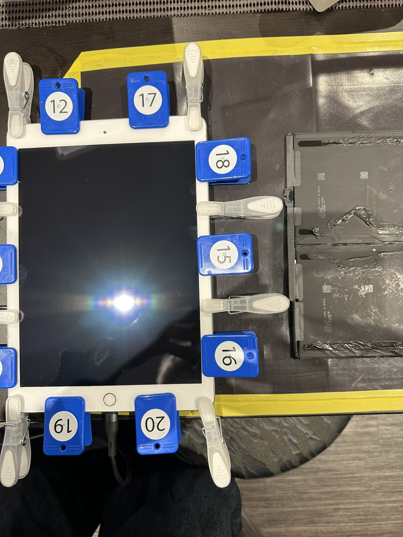 7年使用でも復活！iPad5 バッテリー交換修理【男鹿市からのご来店】