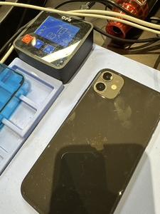 画面側を温めて粘着を弱める