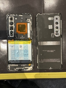 背面パネル分解完了