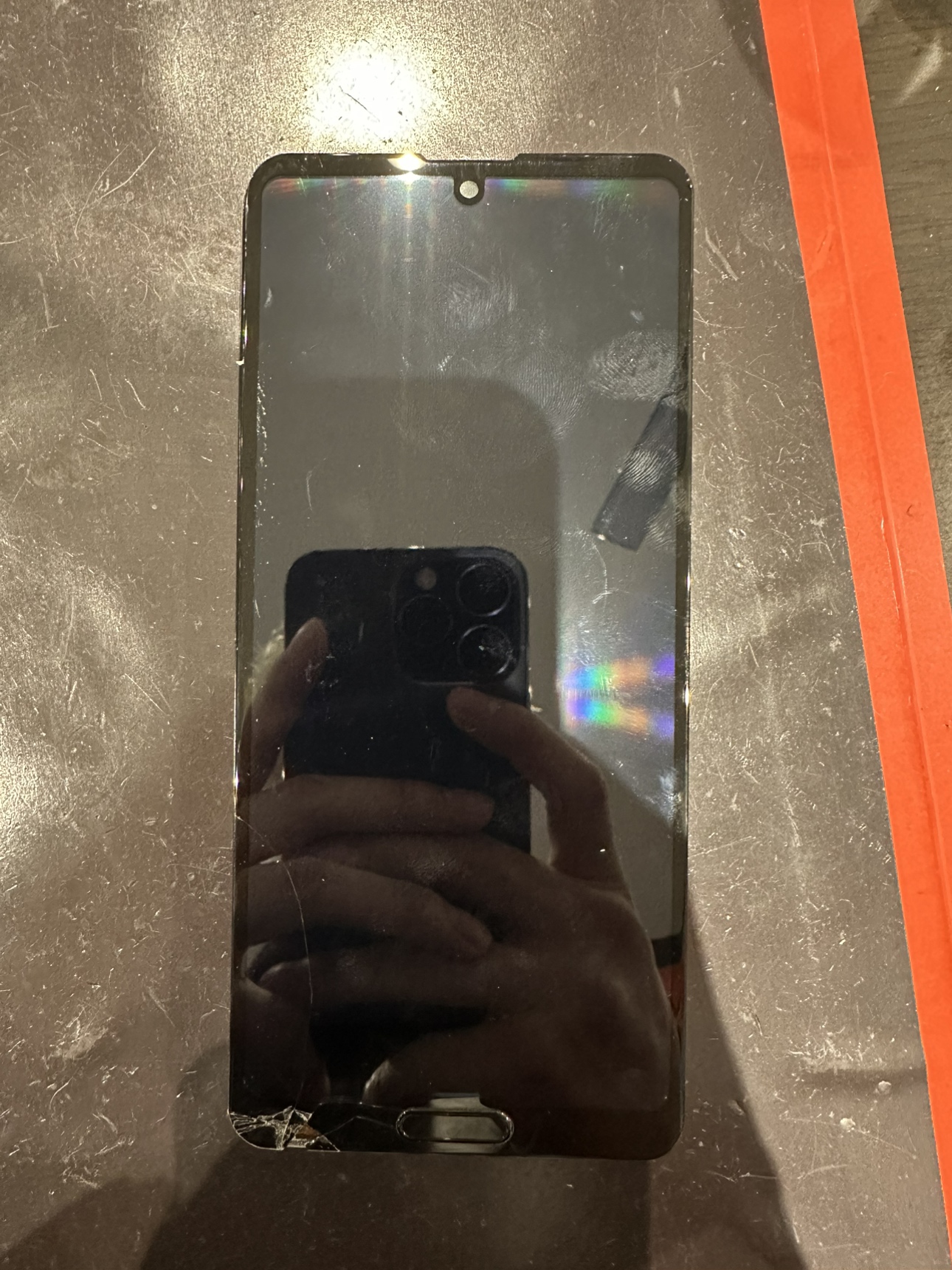 落下で画面割れ…AQUOS R5G 画面交換修理も即日対応可能！📱【男鹿市からのご来店】