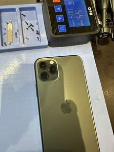 画面側を温めて粘着を弱める