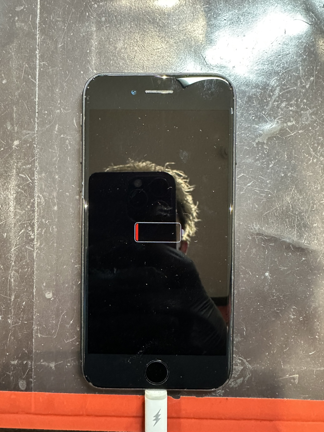 急に充電できなくなった…iPhone SE（第2世代）バッテリー交換修理お受け致しました！使用歴は約5年【由利本荘市からのご来店】