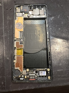 劣化したバッテリーの取り外し完了!