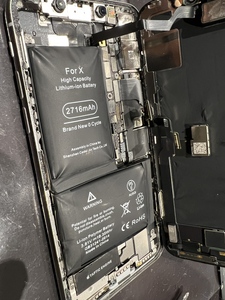 パンパンに膨れ上がったバッテリー