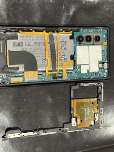 マザーボードブランケットを外していきます