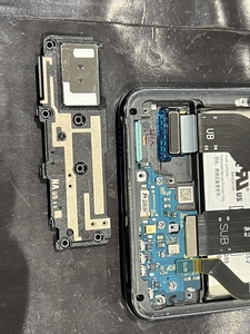 下部基板カバーを外していきます