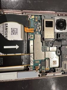 3.並んでいるコネクタを外していきます