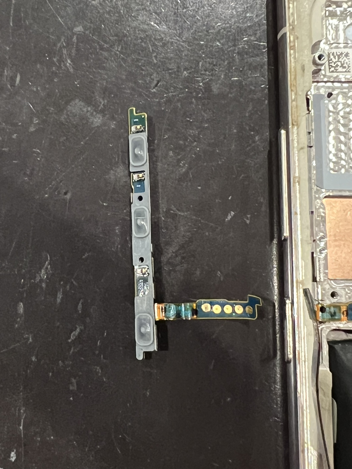 電源ボタンが反応しない！？Galaxy S23 Ultra PVM(電源／音量ケーブル)交換で気持ちの良いカチカチに元通り✨【秋田県潟上市からのご来店】